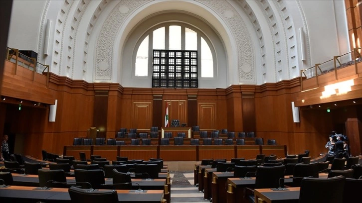 Lübnan Meclisi, ilk oturumunda yeni cumhurbaşkanını seçemedi
