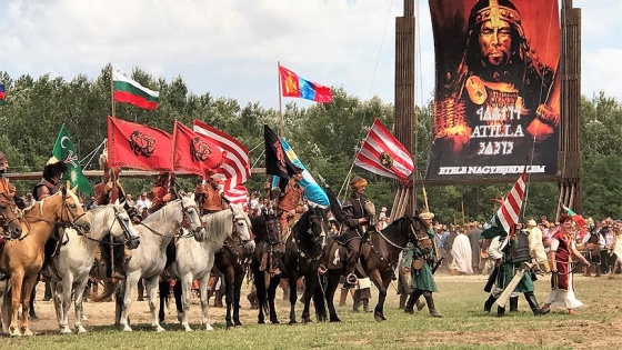 Macaristan'da 'Atalar Günü' etkinliği