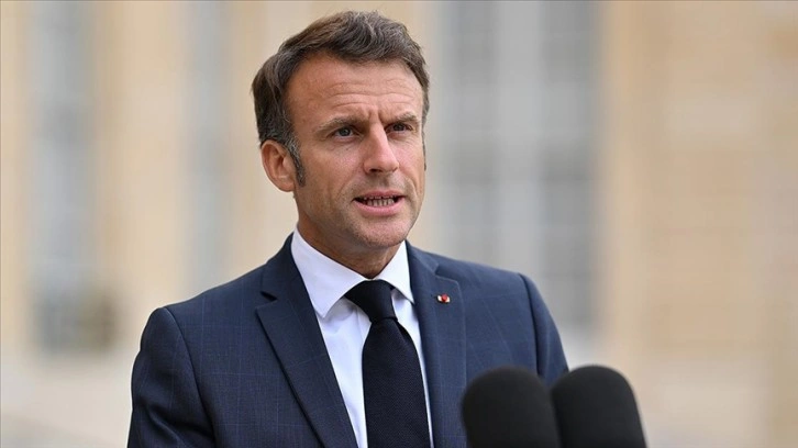 Macron, çocukları olaylara karışan ailelere mali yaptırım uygulamak istediğini belirtti