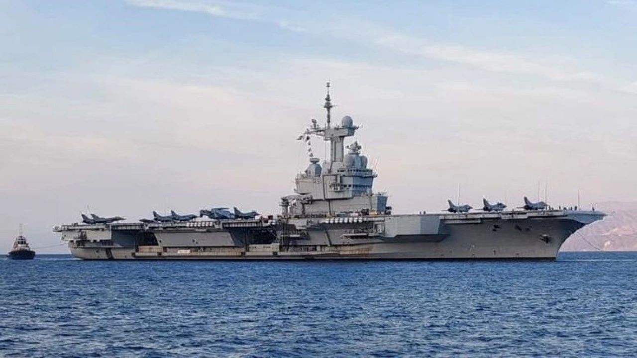 Macron, Fransız Charles de Gaulle u&ccedil;ak gemisini Akdeniz&rsquo;e g&ouml;nderiyor