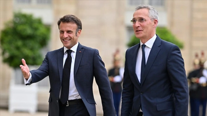Macron ve Stoltenberg Paris'te bir araya geldi