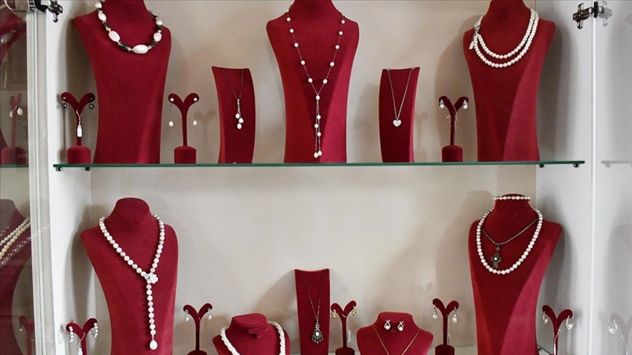 Makedonyalı Filev ailesi, Ohri incisi üretiminin sırrını dört kuşaktır geleceğe taşıyor