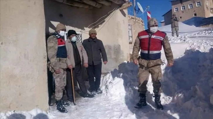 Malatya'da diyaliz hastası jandarma ekiplerince hastaneye ulaştırıldı