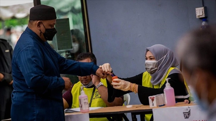 Malezya'da 15. genel seçim için oy kullanma işlemi sona erdi