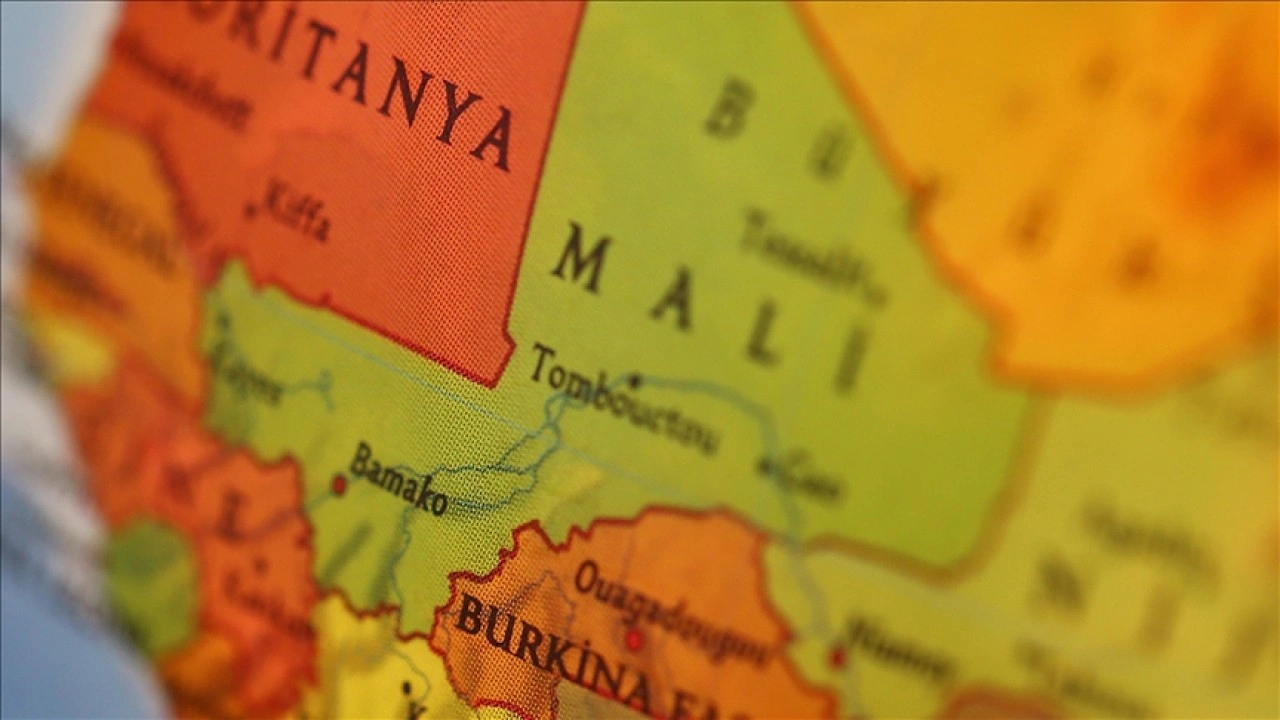Mali, El-Kaide bağlantılı grupların kuşatması nedeniyle tehdit altında