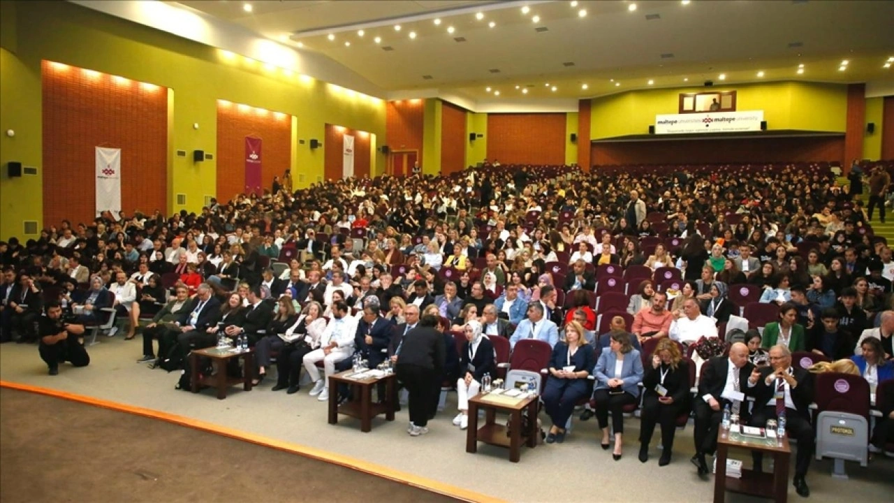 Maltepe Üniversitesi'nde "Yapay Zeka Çağında Öğretmen Esenliği" sempozyumu düzenlendi