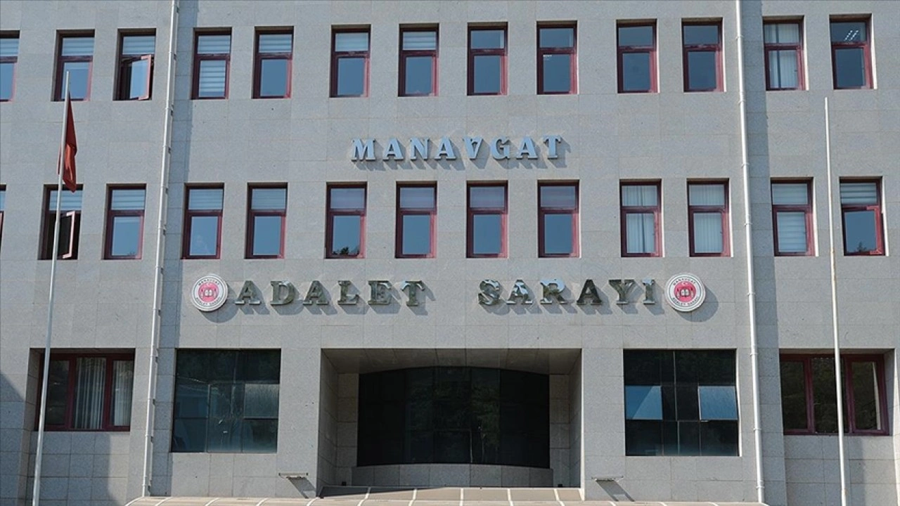 Manavgat Belediyesine yönelik soruşturmanın sanıklarının yargılanmasına başlandı