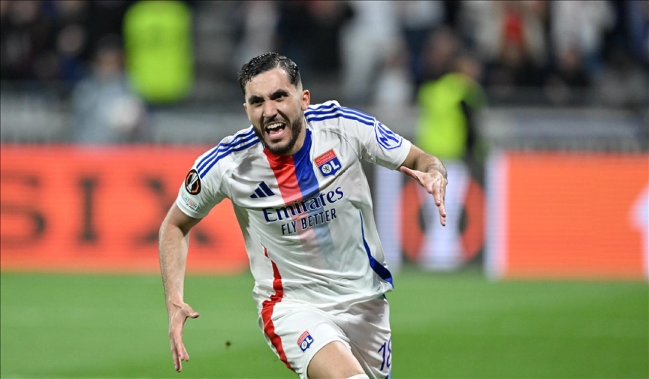 Manchester City, Olimpik Lyon'dan Rayan Cherki'yi transfer etti