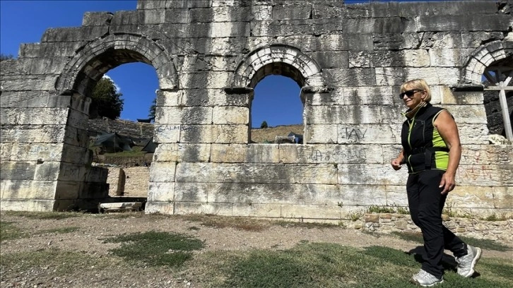 Marco Polo'nun izinde Çin'e yürüyen 73 yaşındaki İtalyan kadın Düzce'ye geldi