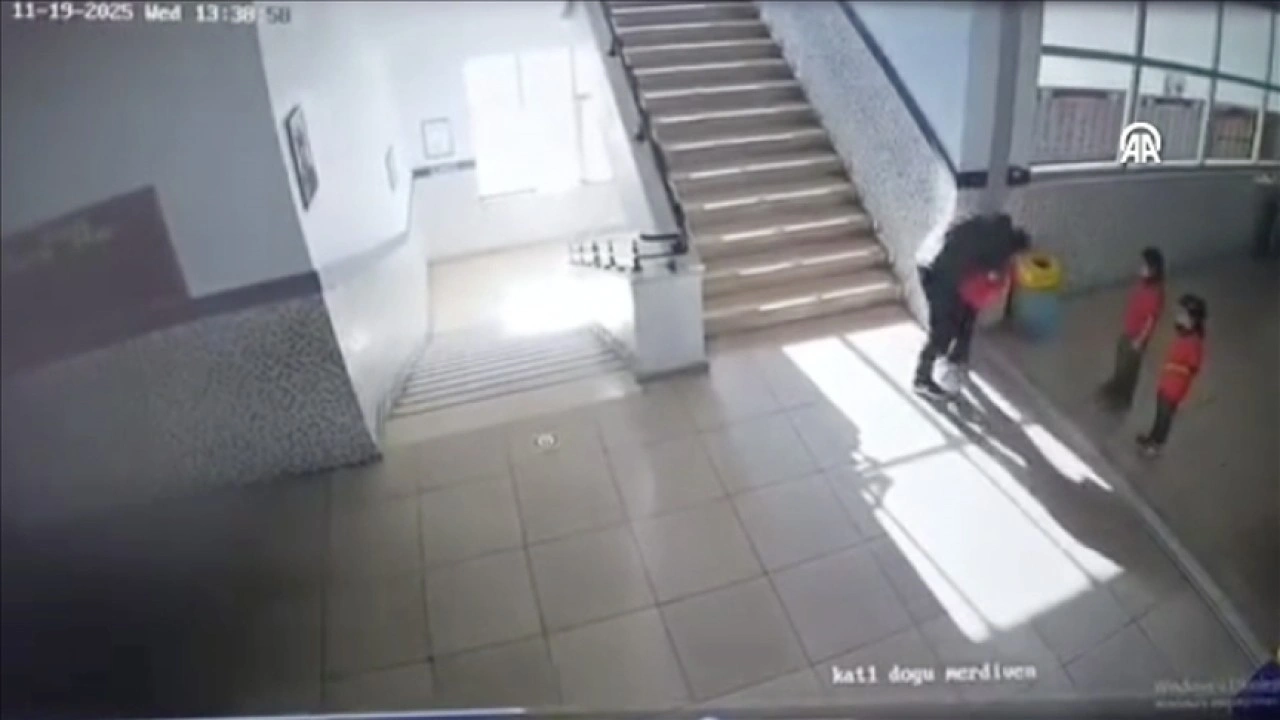 Mardin'de boğazına yemek kaçan öğrenciyi müdür yardımcısı Heimlich manevrasıyla kurtardı