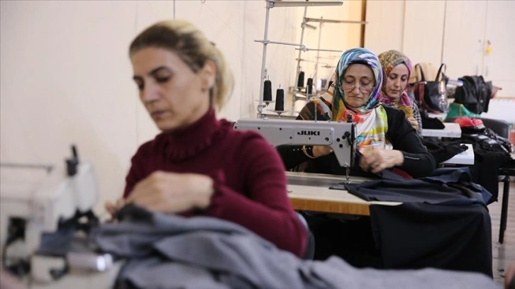 Mardin'de dikiş makineleri Gazze'deki kadın ve çocuklar için çalışıyor