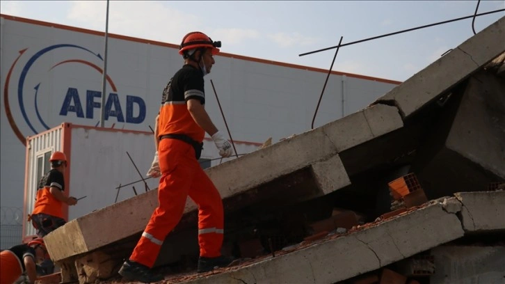 Marmara Depremi'ndeki acıları tekrar yaşamamak için gönüllü eğitim veriyorlar