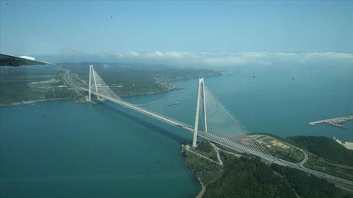 Marmara'da kirliliğe neden olan deniz araçları uçakla yapılan denetimlerle belirleniyor