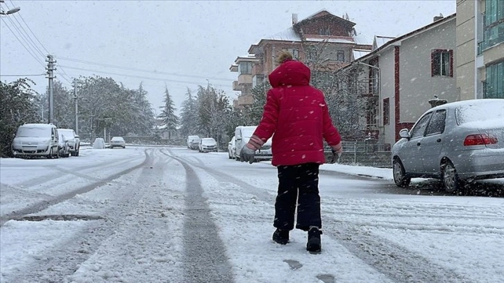 Marmara'nın doğusu, Bolu ve Düzce'nin yüksek kesimleri için kuvvetli kar uyarısı