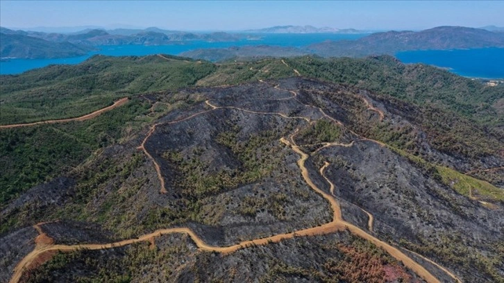 Marmaris'te yanan alanlar havadan görüntülendi