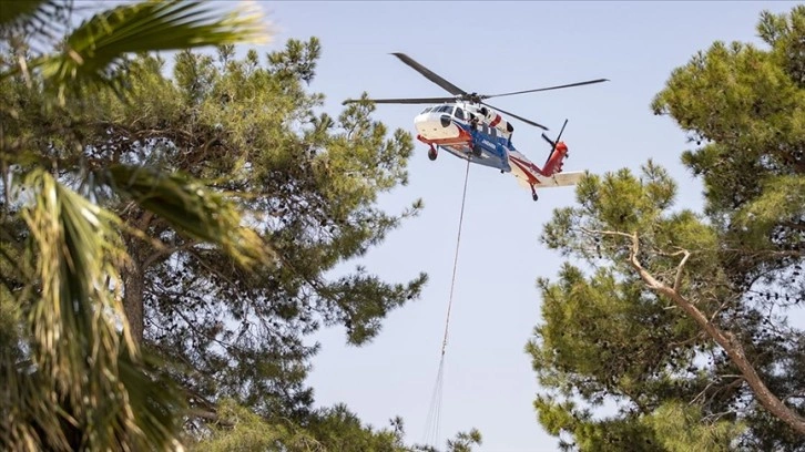 Marmaris'teki orman yangınına jandarma 12 helikopterle hava gücü desteği veriyor