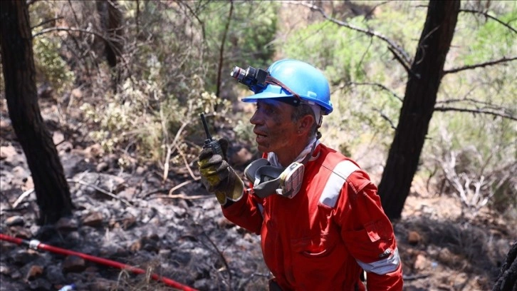 Marmaris'teki orman yangınını söndürme çalışmalarına gönüllülerden destek