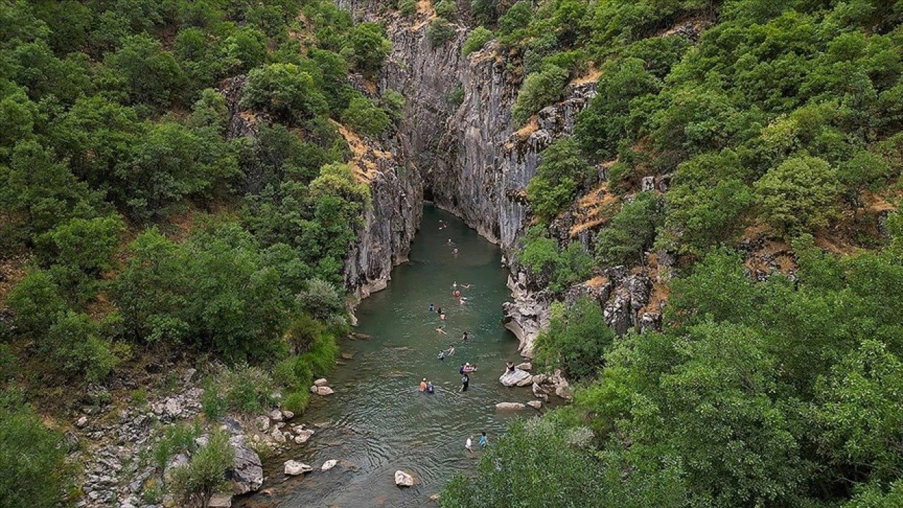 Masiro Kanyonu serin ve temiz havasıyla doğaseverlere "nefes" oldu