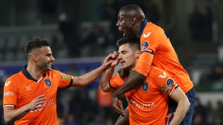 Medipol Başakşehir 4 maç sonra kazandı