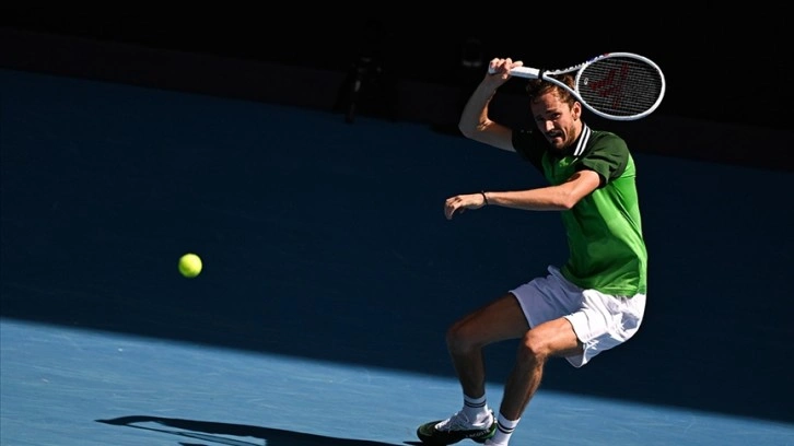 Medvedev, Avustralya Açık'ta yarı finale yükseldi