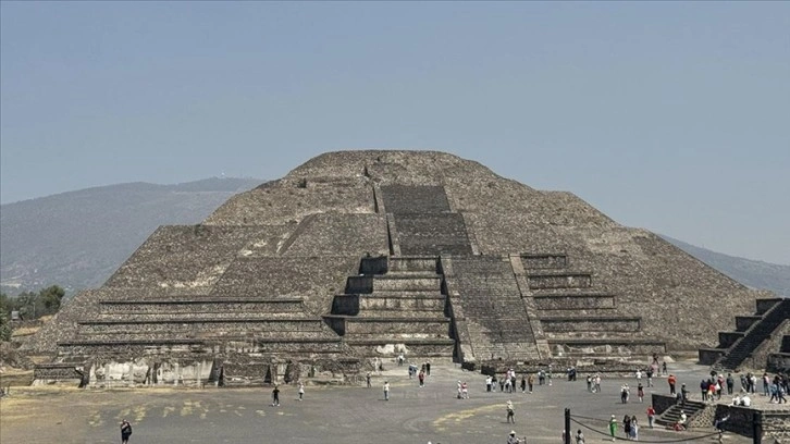 Meksika'nın gizemini koruyan Teotihuacan piramitlerine yılda 2 milyona yakın ziyaretçi