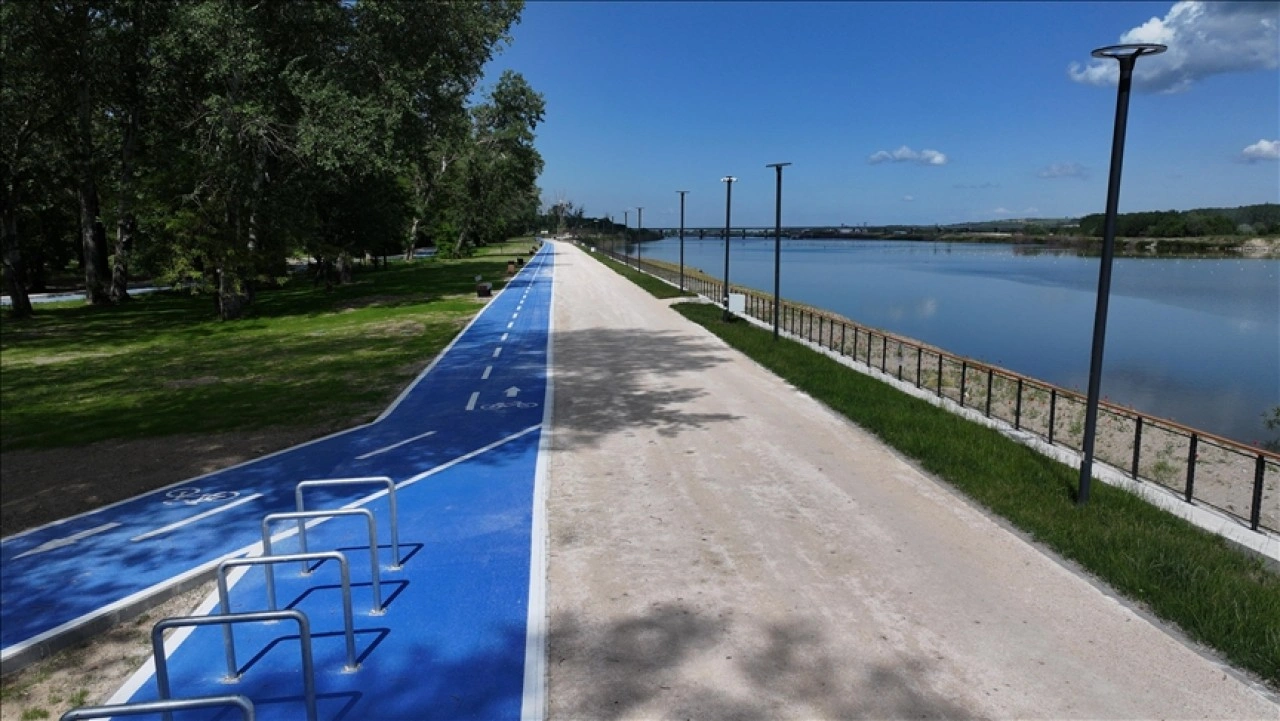 Meriç Nehri ile bütünleşik Edirne Millet Bahçesi yarın açılıyor