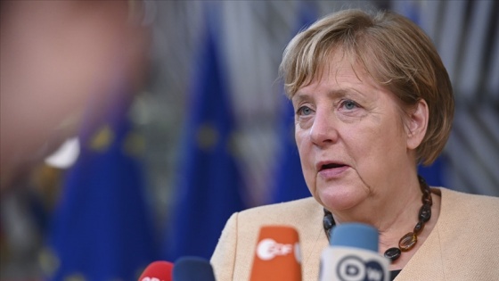 Merkel, Filistin-İsrail meselesinde iki devletli çözümden yana