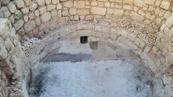 Mersin'deki kazılarda gök bilimci ve şair Aratos'un anıt mezarı arkeolojik olarak kanıtlan