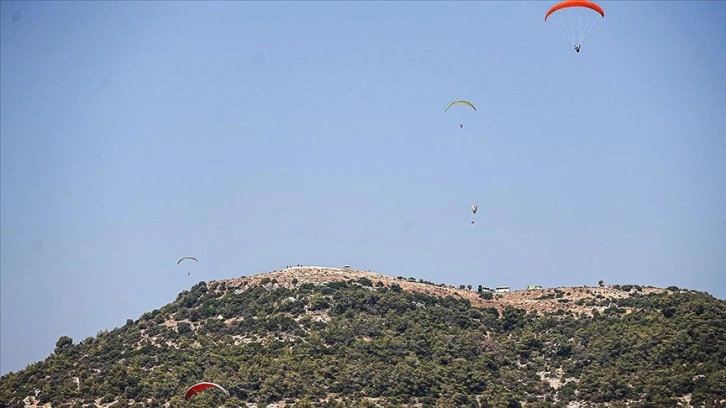 Mersin'i kuş bakışı gören Gelincik Tepesi'nden 8 ayda 20 bin uçuş yapıldı