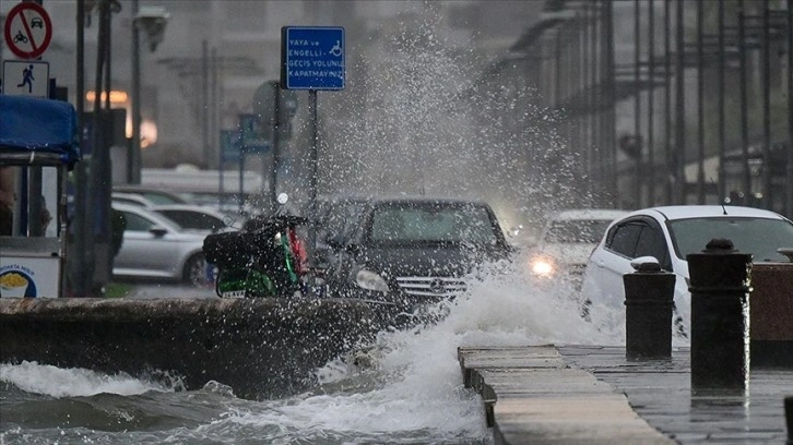 Meteorolojiden kuvvetli yağış ve fırtına uyarısı