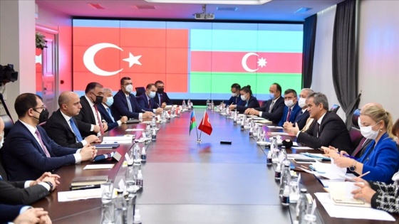 Milli Eğitim Bakanı Özer ile Azerbaycan Eğitim Bakanı Amrullayev bir araya geldi