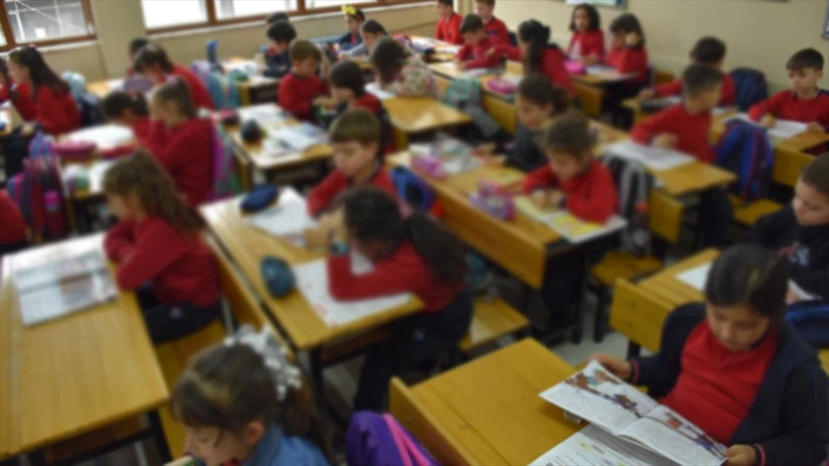 Milli Eğitim Bakanı Tekin: Okul formasının ekonomik, kullanışlı, kolay temin edilebilir olması bizim için öncelikli