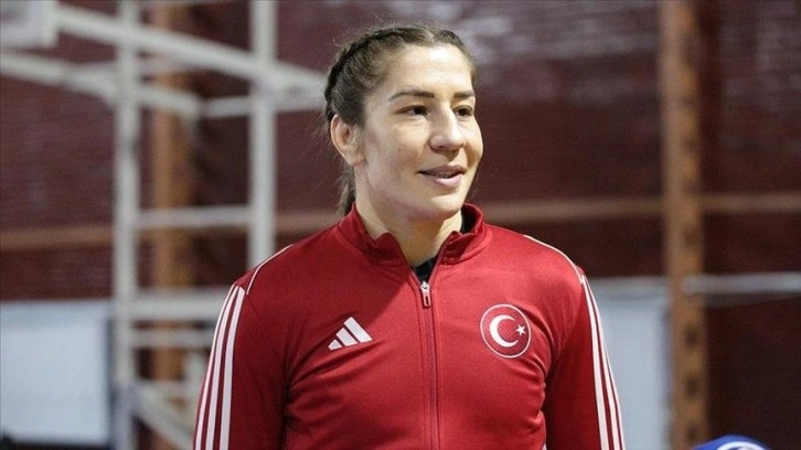 Milli güreşçi Yasemin Adar Yiğit, Paris 2024'e kota kazandı