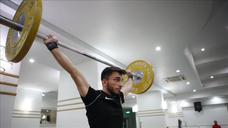 Milli halterci Harun Algül, Avrupa Şampiyonası'ndan altın madalyayla dönmek istiyor