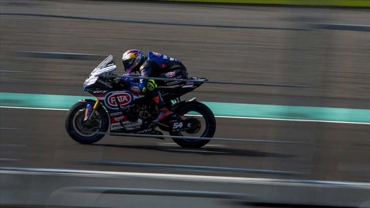 Milli motosikletçi Toprak Razgatlıoğlu, İspanya'daki ikinci yarışta ikinci oldu
