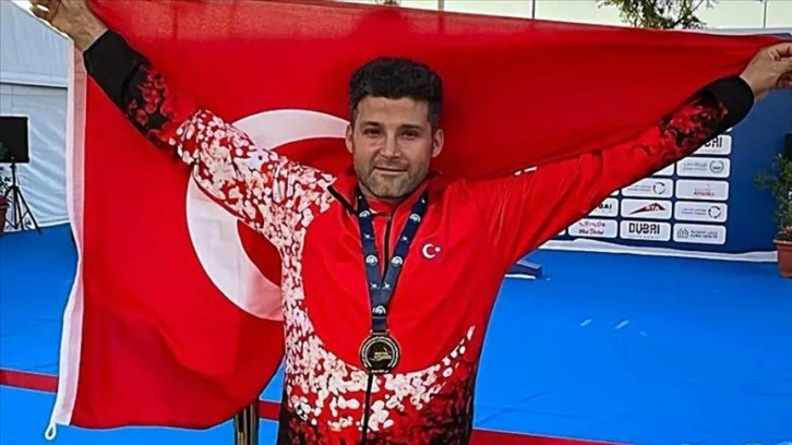 Milli para atlet Muhammed Khalvandi, Mersin'de dünya rekoru kırdı