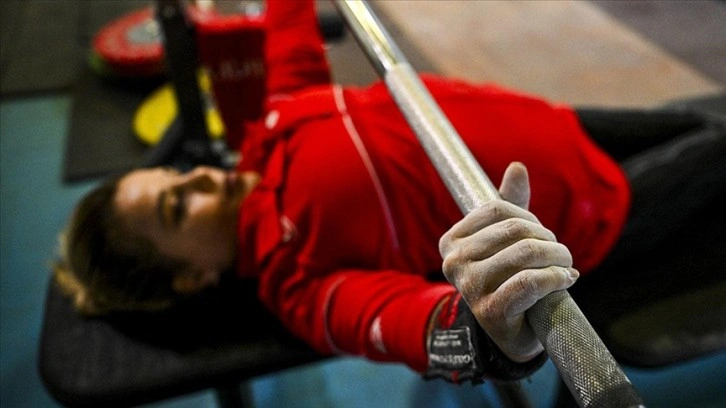 Milli para halterci Nazmiye Muratlı, Dünya Kupası'nda gümüş madalya kazandı