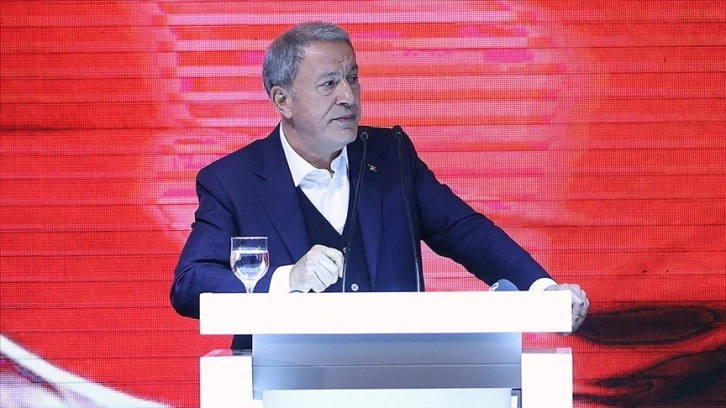 Milli Savunma Bakanı Akar’dan terörle mücadelede