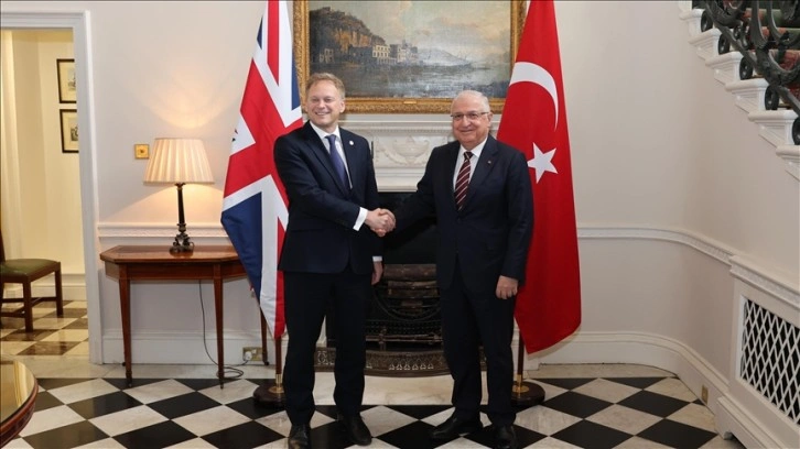 Milli Savunma Bakanı Güler, İngiltere'de temaslarda bulunuyor