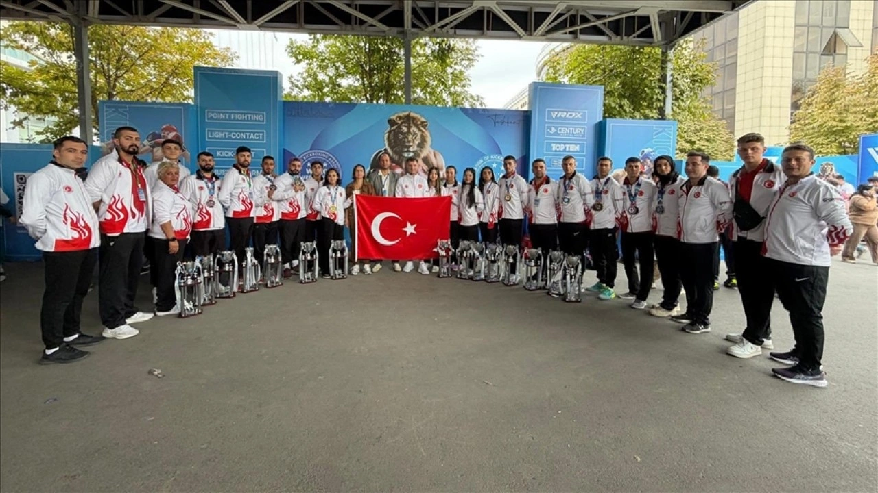 Milli sporcular, Kick Boks Dünya Kupası'nda 17'si altın toplam 27 madalya kazandı
