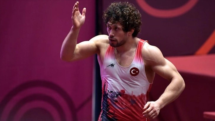 Milli sporcular Selçuk Can ve Alperen Berber, Avrupa Şampiyonası'nda altın madalya kazandı