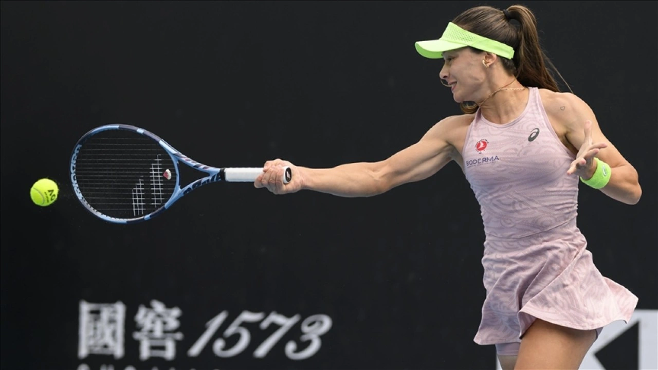 Milli tenis&ccedil;iZeynep S&ouml;nmez Avustralya A&ccedil;ık'ta 3. turda