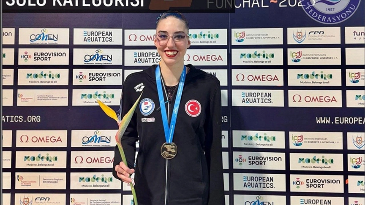 Milli yüzücü Selin Hürmeriç'ten Portekiz'deki kupada altın madalya
