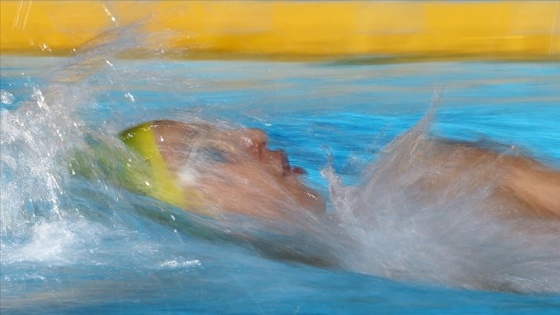Milli yüzücü Talya Erdoğan, Sırbistan'da Comen Cup Yüzme Müsabakası'nda birinci oldu