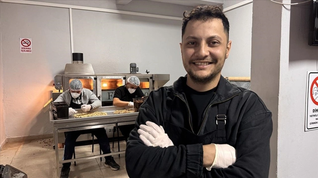 Mimarlığı bırakıp çocukluğunu geçirdiği dede mirası fındık dükkanını modern tesise dönüştürdü