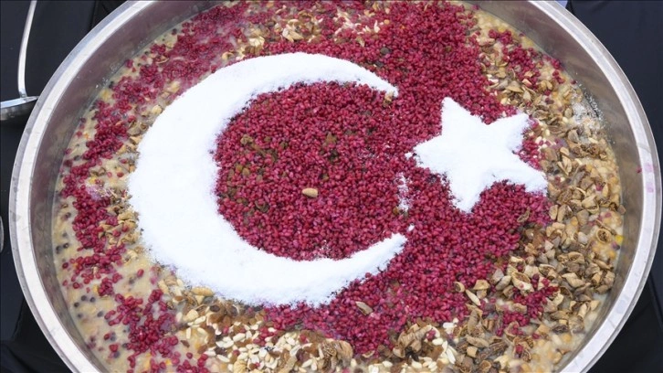 Mısır Çarşısı'nda '28. Geleneksel Aşure Festivali' yapıldı