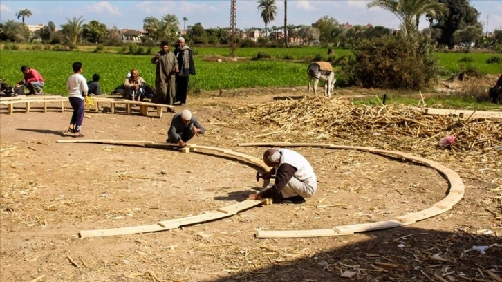 Mısır'da tarım arazileri iki bin yıldan uzun süredir geleneksel çarklarla sulanıyor