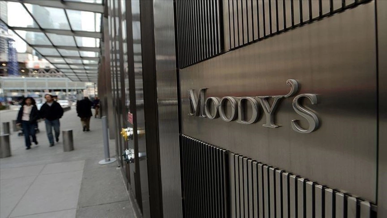 Moody&rsquo;s T&uuml;rkiye ekonomisinin 2025&rsquo;te y&uuml;zde 3,2 ve 2026&rsquo;da y&uuml;zde 3,4 b&uuml;y&uuml;yeceğini &ouml;ng&ouml;r&uuml;yor