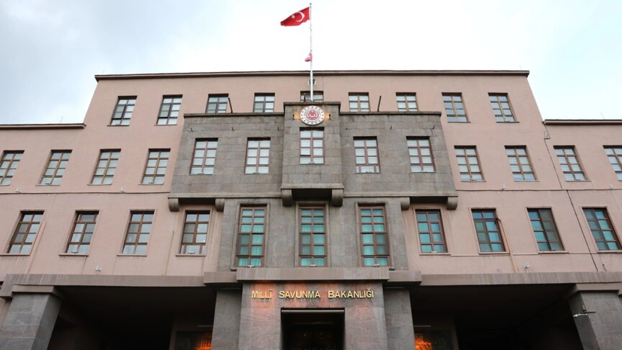MSB: F-16 u&ccedil;ağımız, eğitim u&ccedil;uşu sırasında Yalova'da kaza kırıma uğramış, pilotumuz atlayarak k