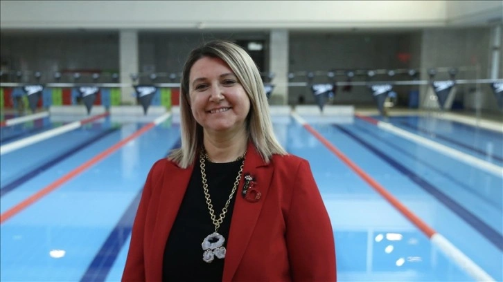 MS'i yenmek için 9 yaşında yüzmeye başlayan kadın, sporcu yetiştiriyor